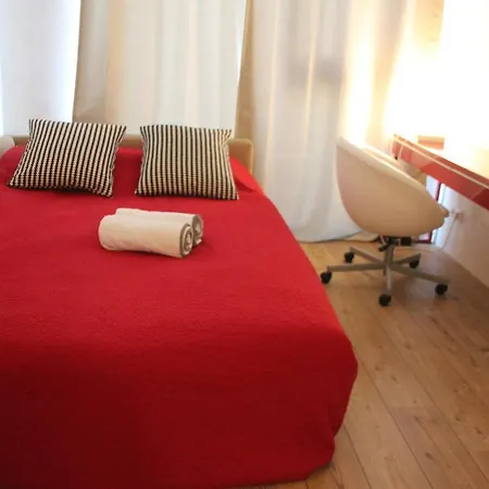 Functional In Modern And Friendly Host For Long Homestay Delft